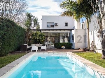 Casa · 200m² · 6 Ambientes · 2 Cocheras · Casa en Venta 4 Dorm. Parque Pileta 26 489 y 491 Gonnet