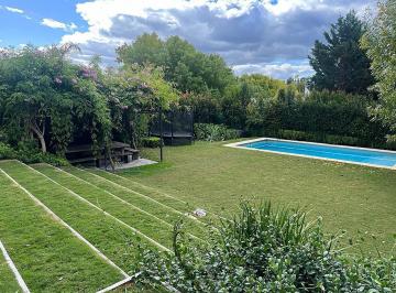 Casa · 230m² · 4 Ambientes · 2 Cocheras · Casa - El Encuentro