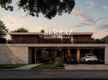 Casa · 292m² · 8 Ambientes · 2 Cocheras · Casa Venta 5 Dorm. Barrio Pilar Golf, Lote de 898 m² Pilar, Zona Norte