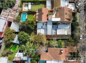 Terreno · 404m² · Excelente Lote de 404 m², Tiene Construida Una Casa de Época, con Mucho Potencial Para Refaccionar.