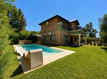 Casa · 220m² · 4 Ambientes · Una Propiedad Para Disfrutar, Vivir y Volver Siempre, Salvador María, Lobos