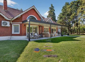 Casa · 290m² · 6 Ambientes · Casa en Alquiler en San Diego Country Club, Moreno