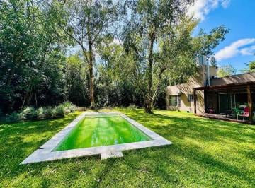 Casa · 88m² · 4 Ambientes · 1 Cochera · Venta Casa 4 Ambientes Pileta El Pato Berazategui