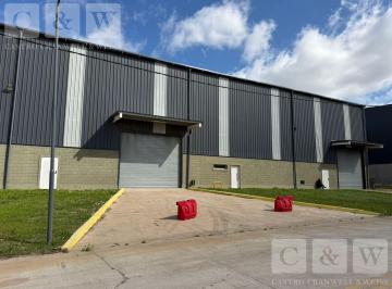 Bodega-Galpón · 1200m² · Deposito en Alquiler en Parque Industrial Ebapi