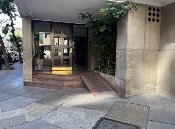 Departamento · 43m² · 2 Ambientes · Dpto en Alquiler 2 Ambientes con Balcon a La Calle, Barrio Flores.