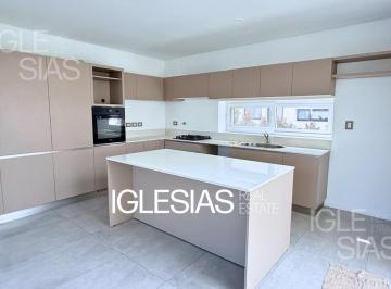 Casa · 215m² · 6 Ambientes · Casa en Alquiler en Carpinchos, Nordelta