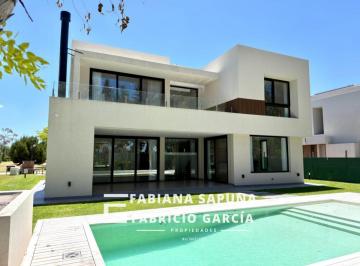 Casa · 274m² · 5 Ambientes · 4 Cocheras · Venta Casa 5 Ambientes Saint Thomas Oeste