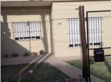 Casa de 3 ambientes, Almirante Brown · Casa en Alquiler