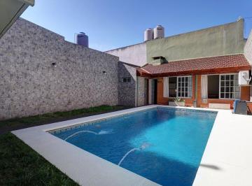 Casa · 495m² · 7 Ambientes · 2 Cocheras · Venta Casa 5 Amb. Villa del Parque Pileta + Cocheras