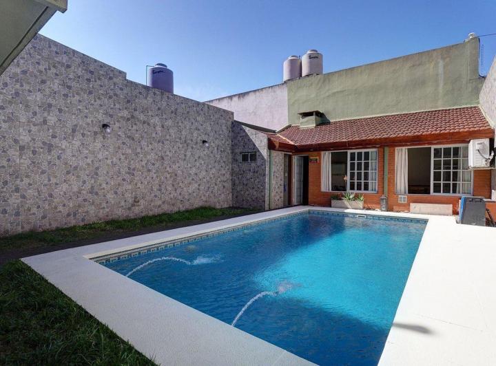 Casa · 495m² · 7 Ambientes · 2 Cocheras