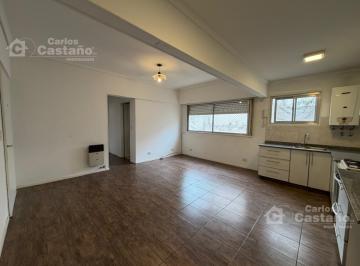 Departamento · 45m² · 2 Ambientes · 1 Cochera · A Media Cuadra de Av Maipú, Exc. 2 Amb. con Cochera y Muy Luminoso