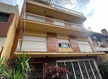 Oficina comercial · 301m² · 6 Ambientes · 3 Cocheras · Venta. Consultorio / Oficina. Cocheras. Agote y Bavio.