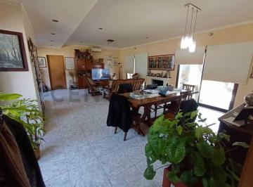 Casa · 200m² · 4 Ambientes · Casa en Venta en Barrio Aeropuerto La Plata