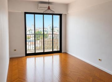 Departamento de 2 ambientes, Parque Chacabuco · 2 Ambientes con Balcón | Muy Luminoso | 6.º Piso | Parque Chacabuco
