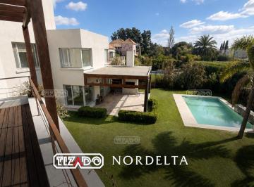 Casa · 435m² · 6 Ambientes · 1 Cochera · Casa en Venta en Los Castores, Nordelta, Tigre