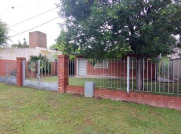 Casa · 85m² · 3 Ambientes · Casa en Venta en Sauce Viejo 2 Dorm y Pileta