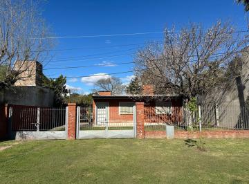 Casa · 80m² · 3 Ambientes · 1 Cochera · Venta Casa Quinta en Sauce Viejo 2 Dorm y Pileta