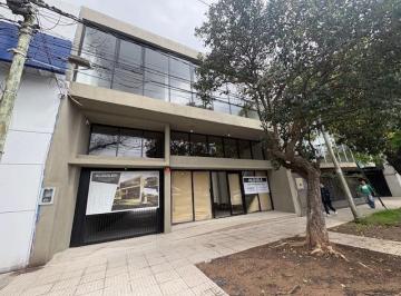 Local comercial · 258m² · 2 Ambientes · 5 Cocheras · Edificio Comercial en Martinez