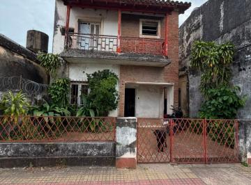 Casa de 5 ambientes, Resistencia · Casa de 2 Plantas con Gran Terreno – Av Belgrano 562.