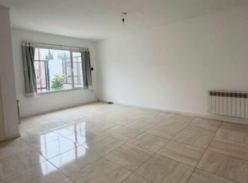 Casa de 6 ambientes, Cipolletti · Alquiler de Casa en Barrio San Pablo de Cipolletti | 3 Dorm. | Apto Profesional