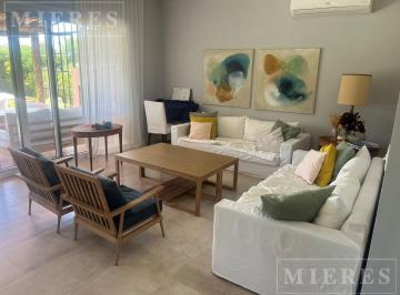 Casa · 210m² · 7 Ambientes · Casa en Alquiler de Verano en Barbarita, Bancalari