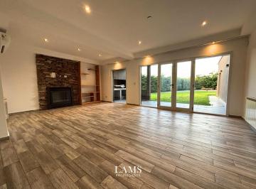 Casa · 180m² · 4 Ambientes · 1 Cochera · Venta - Casa 4 Ambientes - Barrio Privado Arenas del Sur