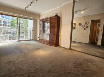 Departamento de 4 ambientes, Recoleta · Excelente Semipiso, Cochera Fija y Baulera Todo Sol