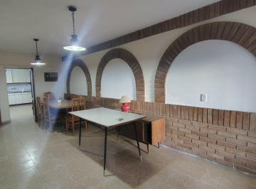 Casa · 255m² · 7 Ambientes · 1 Cochera · Venta Casa Mas Galpon Mas Departamento en Barrio San Fernando Cordoba