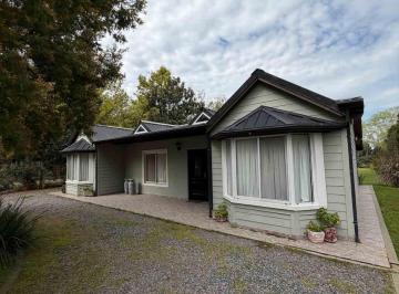 Casa · 105m² · 4 Ambientes · 3 Cocheras · Casa en Venta en Club Campo La Taquara, Cañuelas