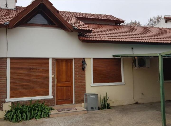 Casa · 90m² · 4 Ambientes · 1 Cochera