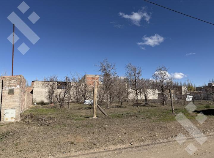Terreno · 717m²