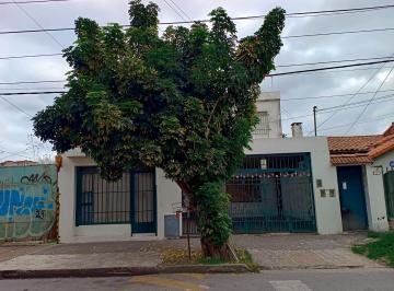 Casa · 160m² · 6 Ambientes · Casa con Local Cochera y Dpto Independiente Pa