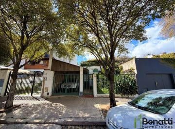 Casa · 90m² · 3 Ambientes · 1 Cochera · Oportunidad de Inversión Única en Villa del Parque!