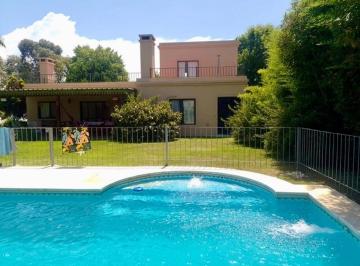 Casa · 160m² · 4 Ambientes · 3 Cocheras · Alquilo Casa en Barrio Privado Los Alcanfores, Pilar!