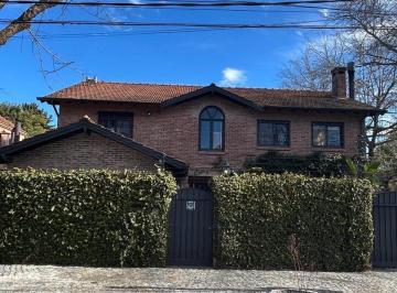 Casa · 289m² · 6 Ambientes · 1 Cochera · Venta de Casa en La Horqueta - Nuevo Ingreso!