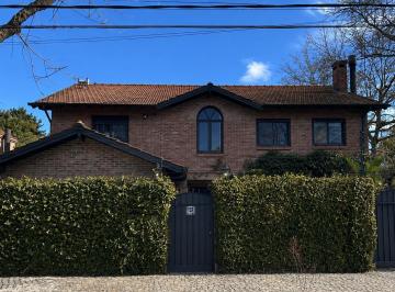 Casa · 289m² · 6 Ambientes · 1 Cochera · Venta de Casa en La Horqueta - Nuevo Ingreso!