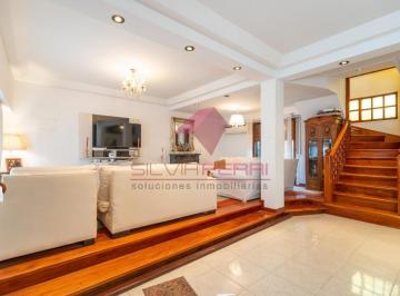 Casa · 219m² · 6 Ambientes · Venta Casa 6 Ambientes con Patio, Parrilla y Dos Terrazas. Villa Devoto