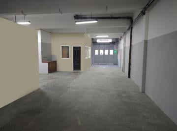 Depósito · 298m² · 5 Ambientes · Depósito con Oficinas en Coghlan 300 m² Totales