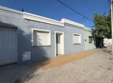 Casa · 119m² · 3 Ambientes · 2 Cocheras · Casa en Venta en Pergamino a Refaccionar