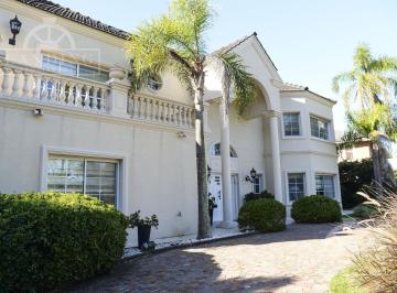 Casa · 410m² · 6 Ambientes · 4 Cocheras · Casa en Club de Campo Hacoaj