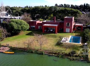 Casa · 300m² · 6 Ambientes · Casa en Venta en Barrio Cerrado Santa Barbara - Tigre
