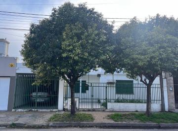 Casa · 95m² · 3 Ambientes · 1 Cochera · Casa en Venta en Pergamino con Pileta