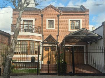 Casa · 200m² · 5 Ambientes · 3 Cocheras · Casa Quilmes Centro Este