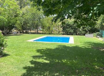 Casa · 850m² · 5 Ambientes · Casa en Barrio San Marco, Villanueva