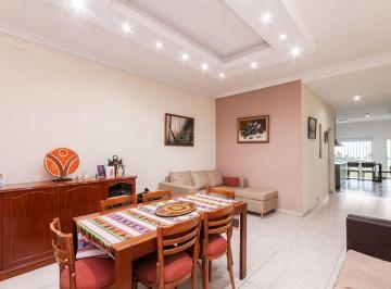 Casa · 190m² · 6 Ambientes · 1 Cochera · Venta Casa 6 Amb o Multifamiliar Parque Cochera