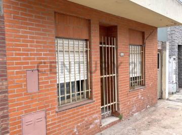 Casa · 187m² · 4 Ambientes · Casa a Reciclar en Zona Céntrica - Venado Tuerto