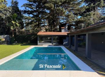 Quinta vacacional · 175m² · 6 Ambientes · 2 Cocheras · Venta Casa Quinta con 3 Dorm., Dependencia, Pileta y Quincho - Francisco Alvarez