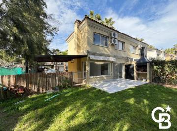 Casa · 76m² · 3 Ambientes · 1 Cochera · Duplex en Alquiler en Palmas del Sol - 3 Amb con Jardin