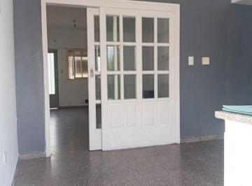 PH de 3 ambientes, La Plata · 24 E/ 43 y 44 en Venta PH Al Frente de Dos Dorm. con Patio y Cochera.
