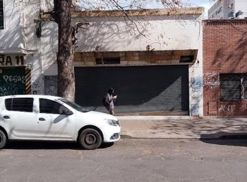 Local comercial de 1 ambiente, La Plata · Amplio Local Sobre Calle 11